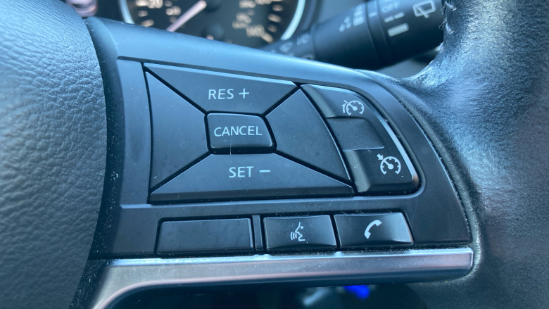 Nissan Qashqai 1.3 DiG-T 160 Acenta Premium 5dr Petrol Hatchback